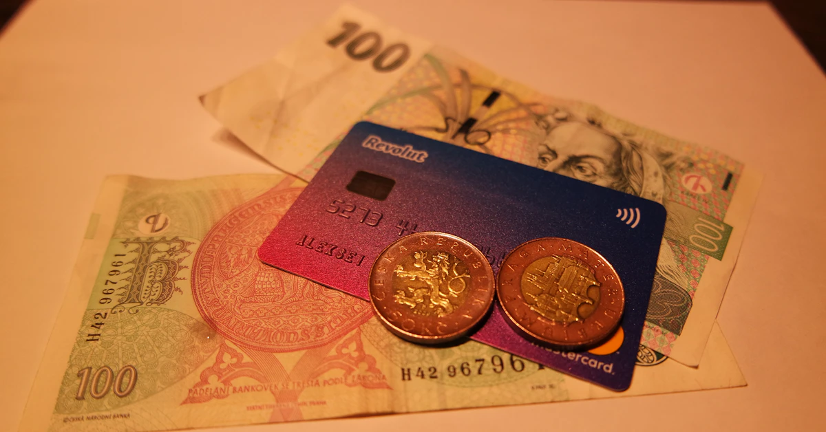 10 euro bill and 10 euro